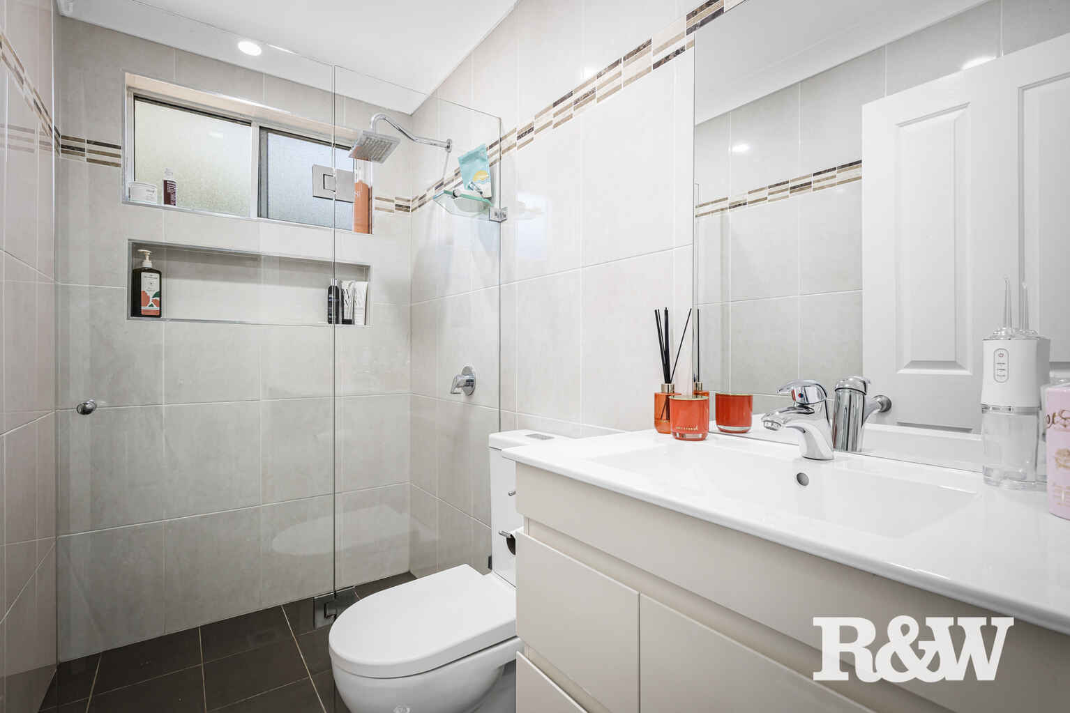 17 Clare Crescent Oakville