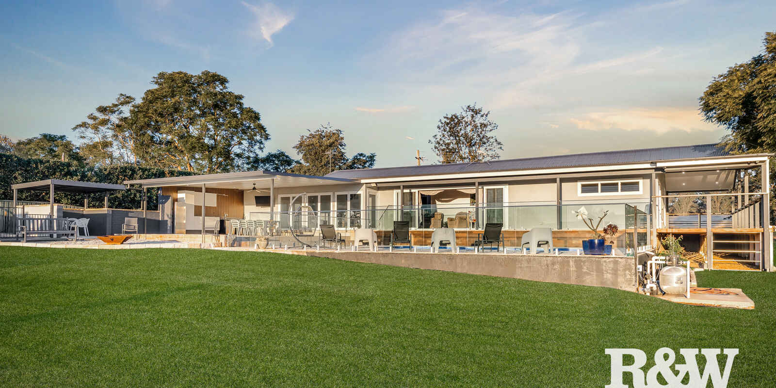 17 Clare Crescent Oakville 17 Clare Crescent Oakville