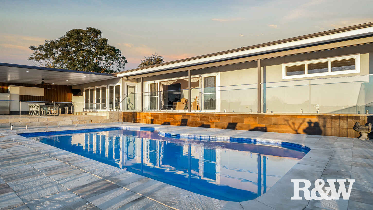 17 Clare Crescent Oakville