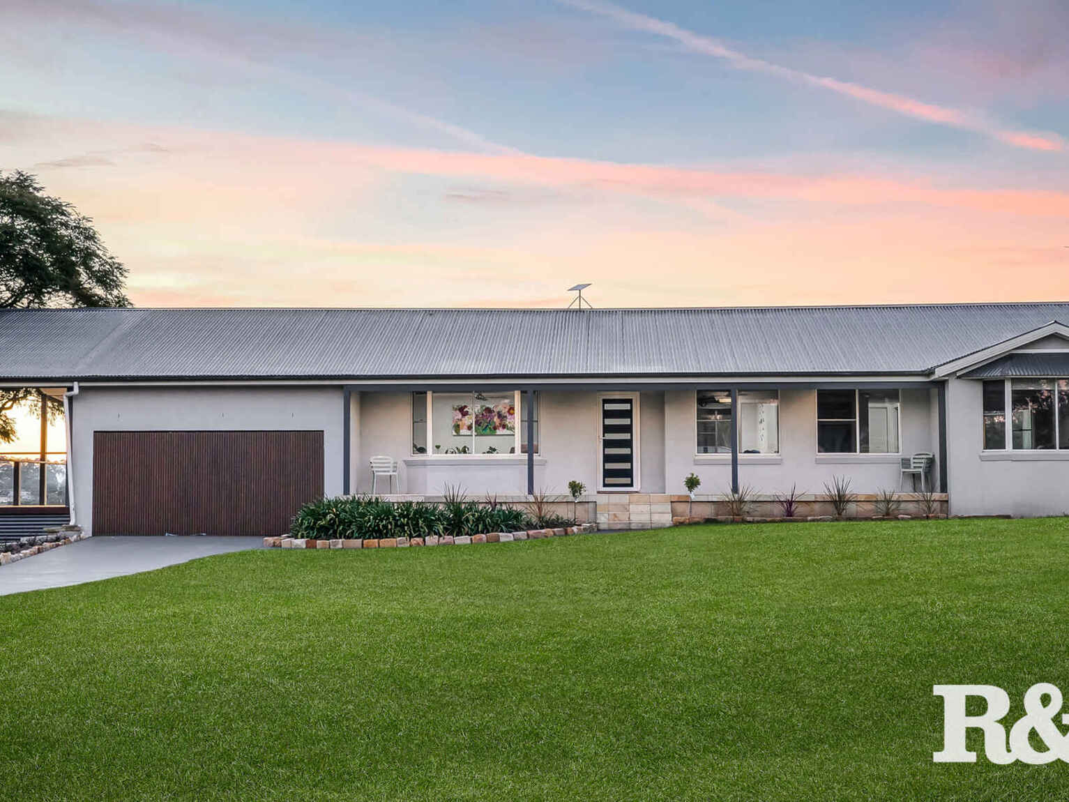 17 Clare Crescent Oakville