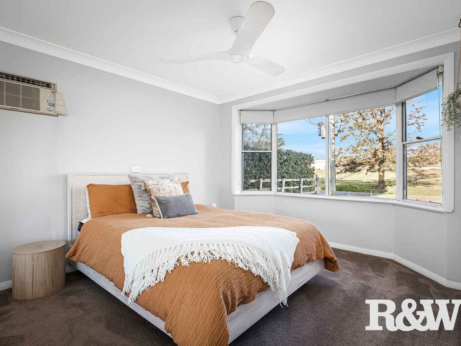 17 Clare Crescent Oakville