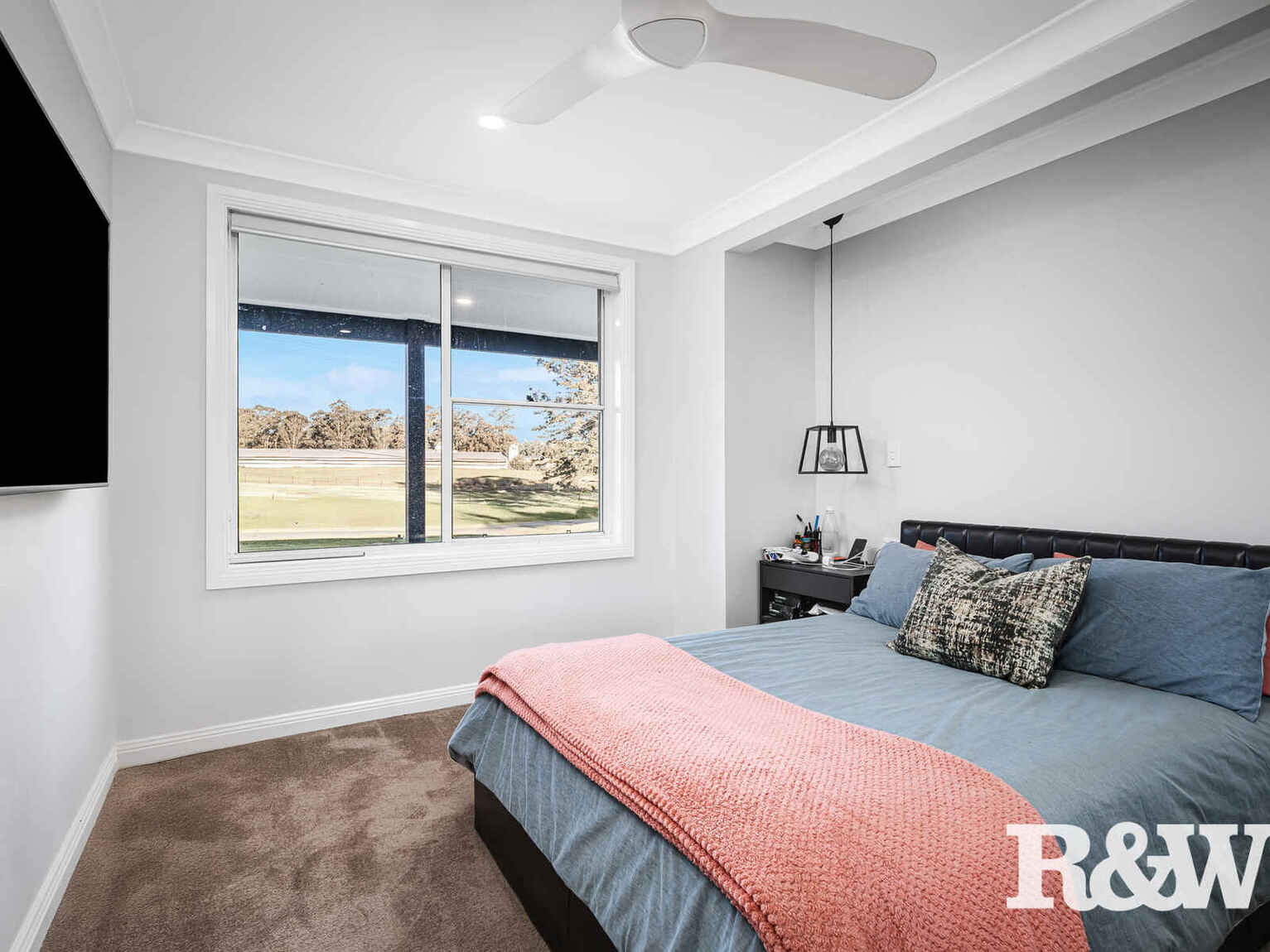 17 Clare Crescent Oakville