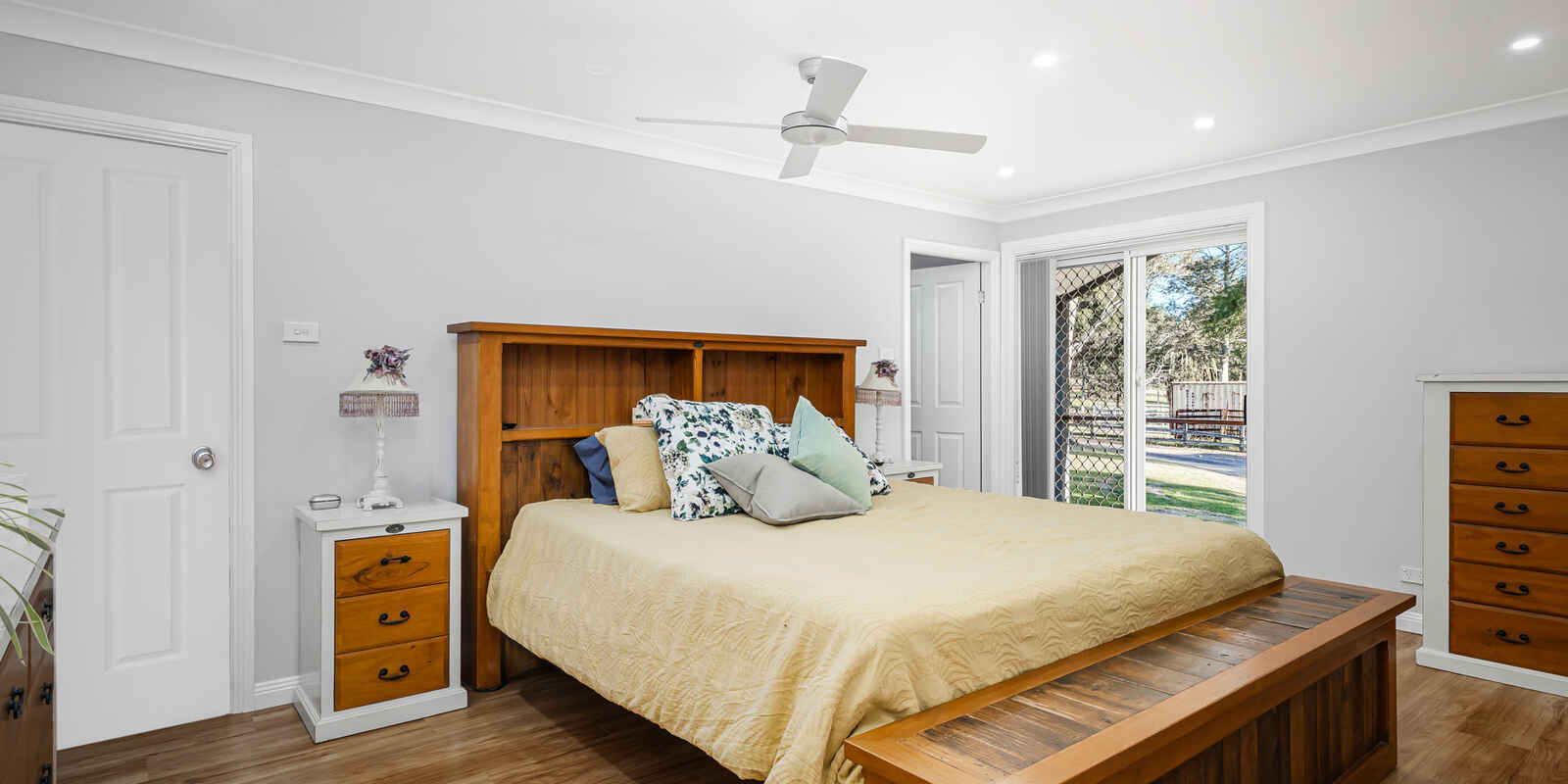 17 Clare Crescent Oakville