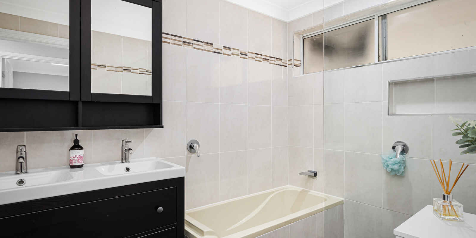 17 Clare Crescent Oakville