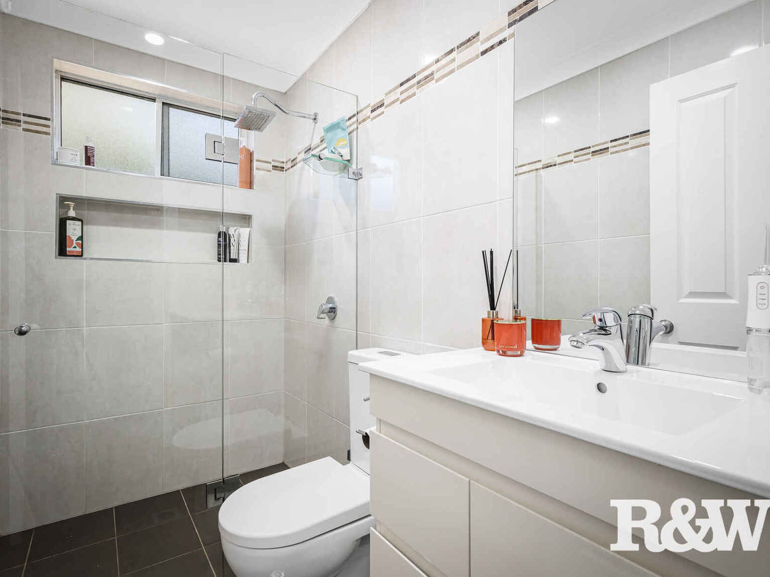 17 Clare Crescent Oakville