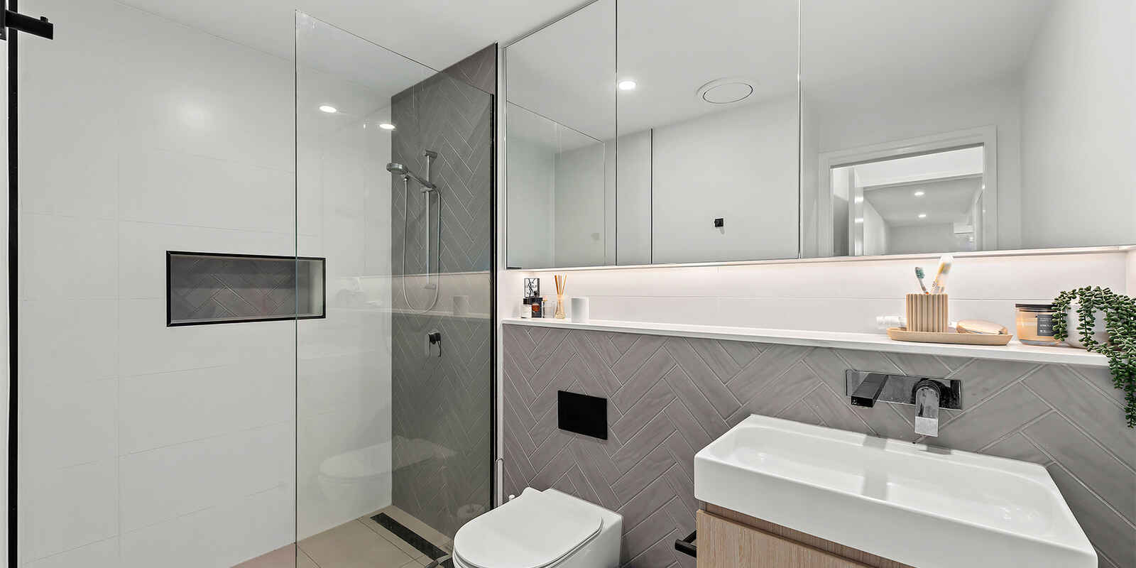 208/8 Zillah Street Stones Corner