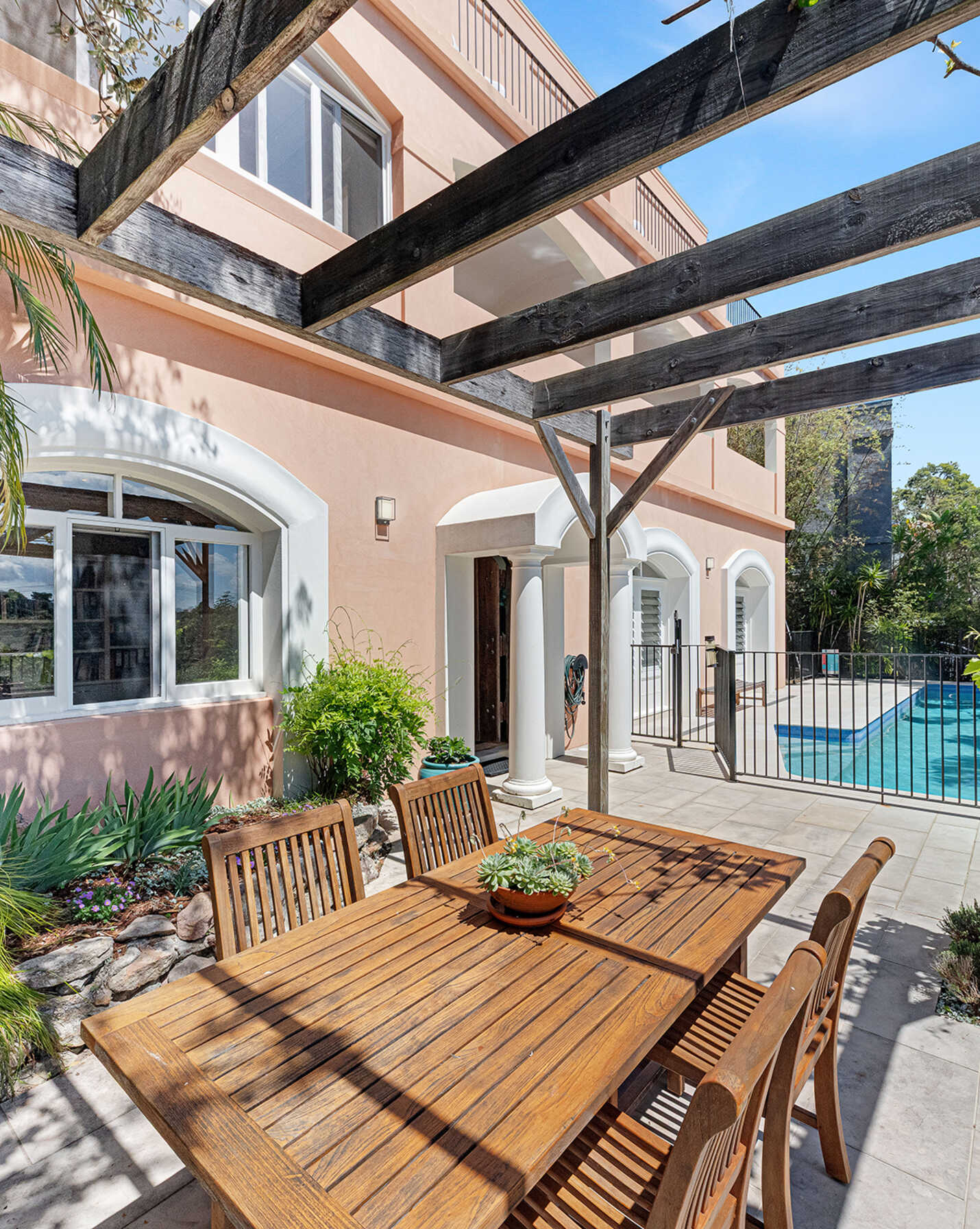 12 Rembrandt Drive Middle Cove, Cove - Thumbnail 2