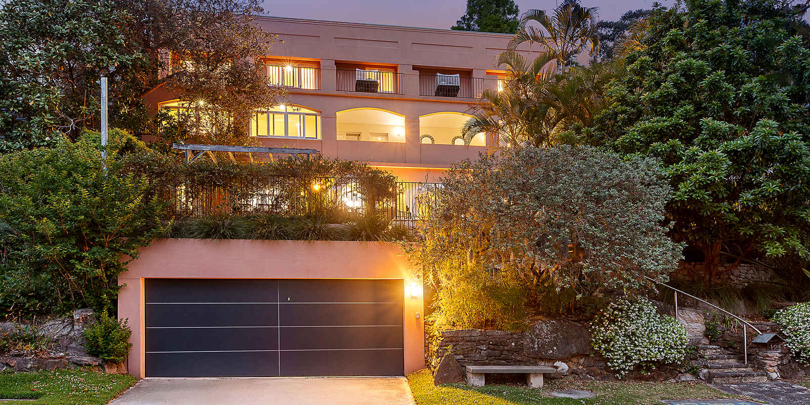 12 Rembrandt Drive Middle Cove