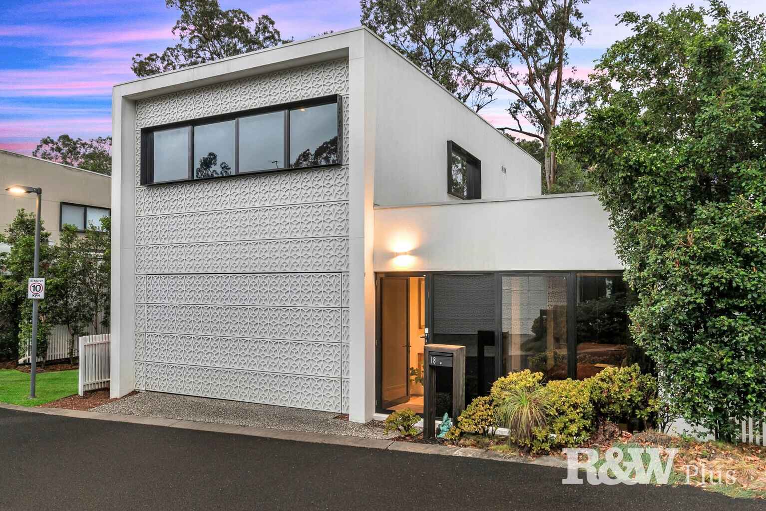 18/2 Brushbox Court Chapel Hill
