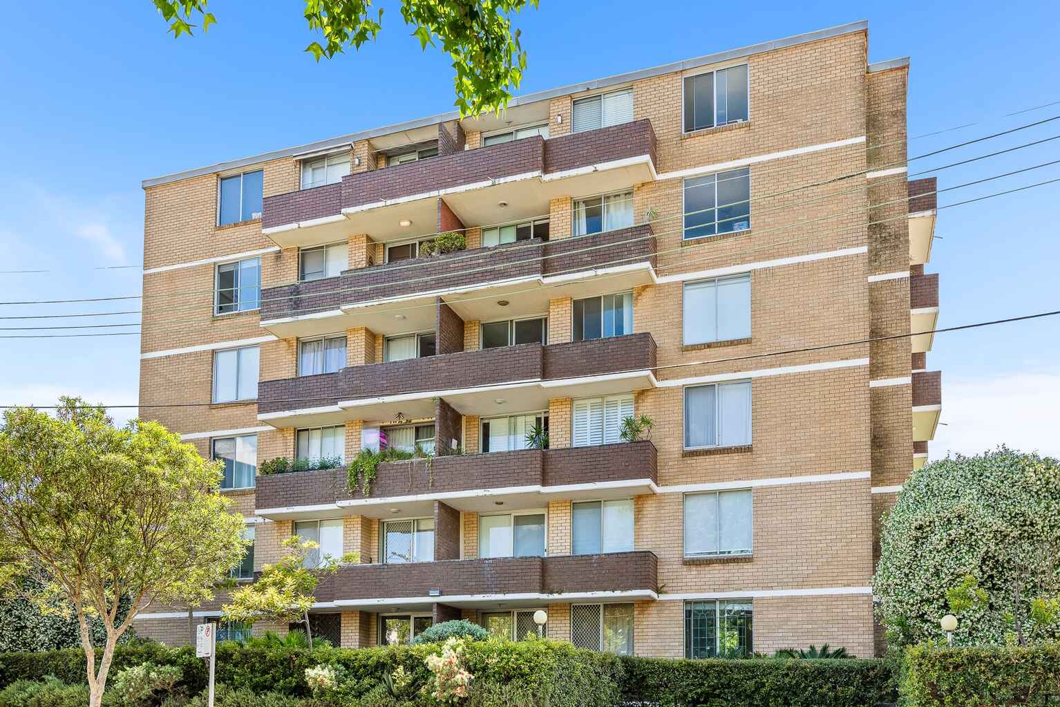 56/2-6 BROWN STREET Newtown