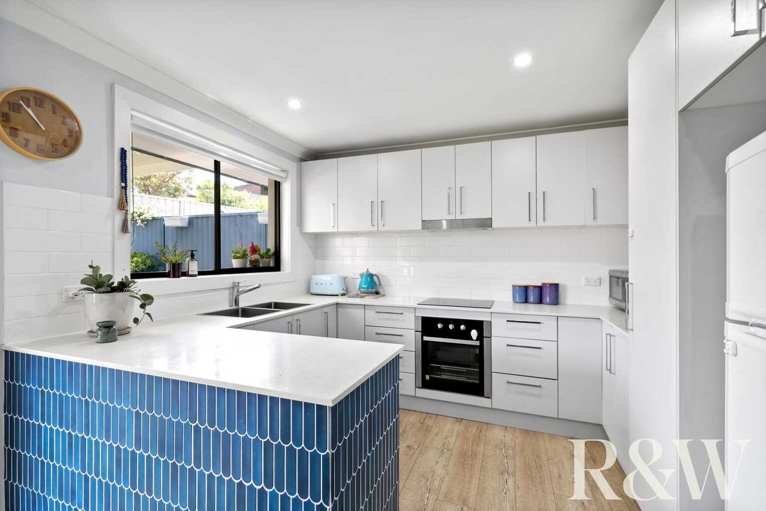 53 Shadlow Crescent St Clair 53 Shadlow Crescent St Clair