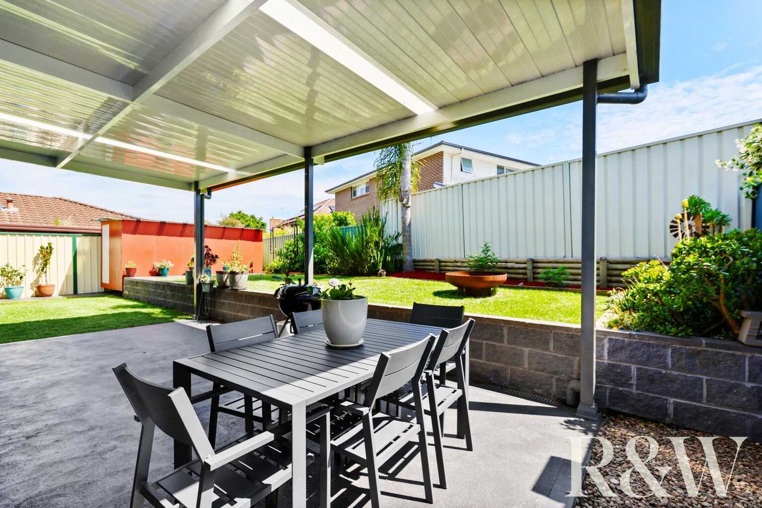 53 Shadlow Crescent St Clair 53 Shadlow Crescent St Clair