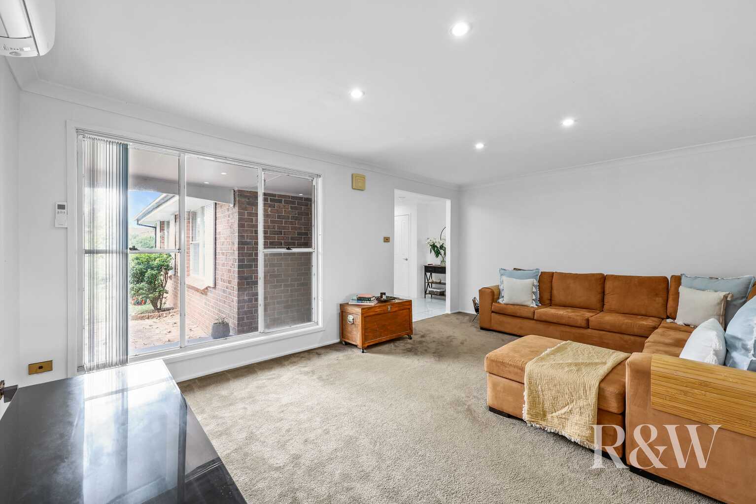 8 SWALLOW PLACE Ingleburn 8 SWALLOW PLACE Ingleburn