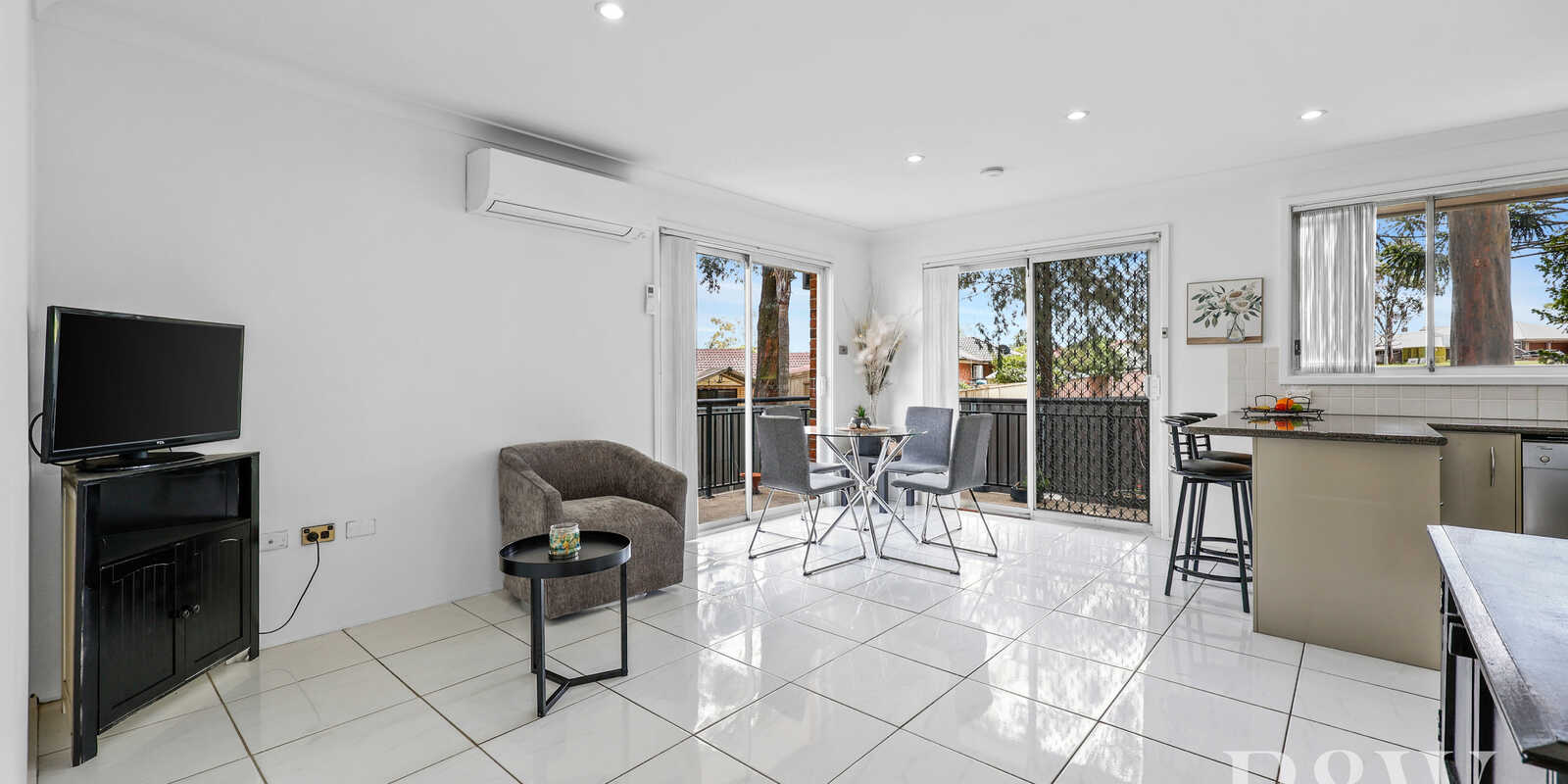 8 SWALLOW PLACE Ingleburn 8 SWALLOW PLACE Ingleburn