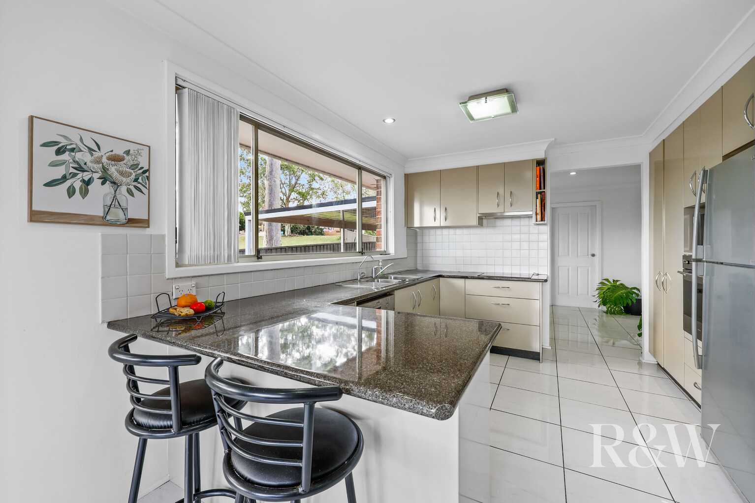 8 SWALLOW PLACE Ingleburn 8 SWALLOW PLACE Ingleburn