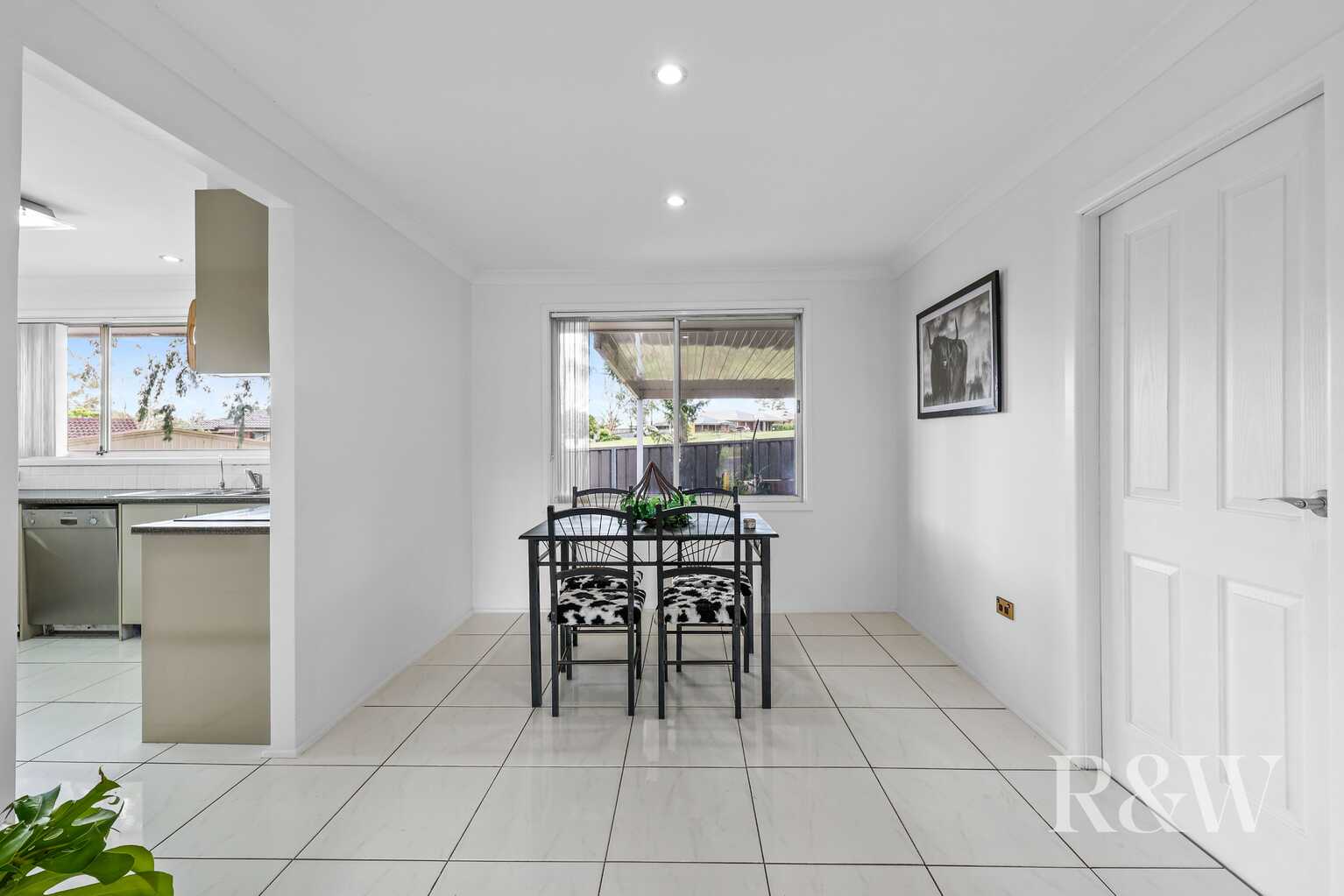8 SWALLOW PLACE Ingleburn 8 SWALLOW PLACE Ingleburn