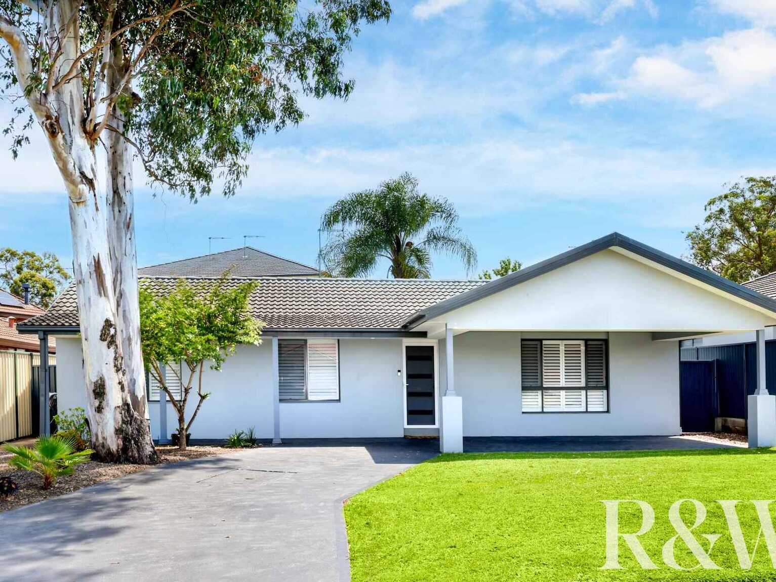 53 Shadlow Crescent St Clair 53 Shadlow Crescent St Clair