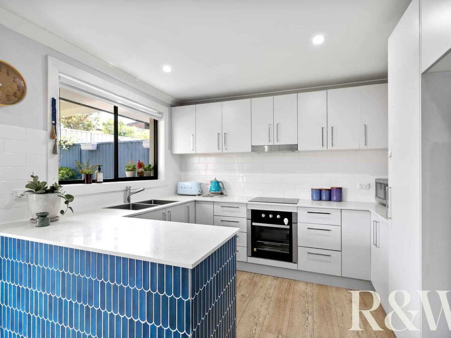 53 Shadlow Crescent St Clair 53 Shadlow Crescent St Clair