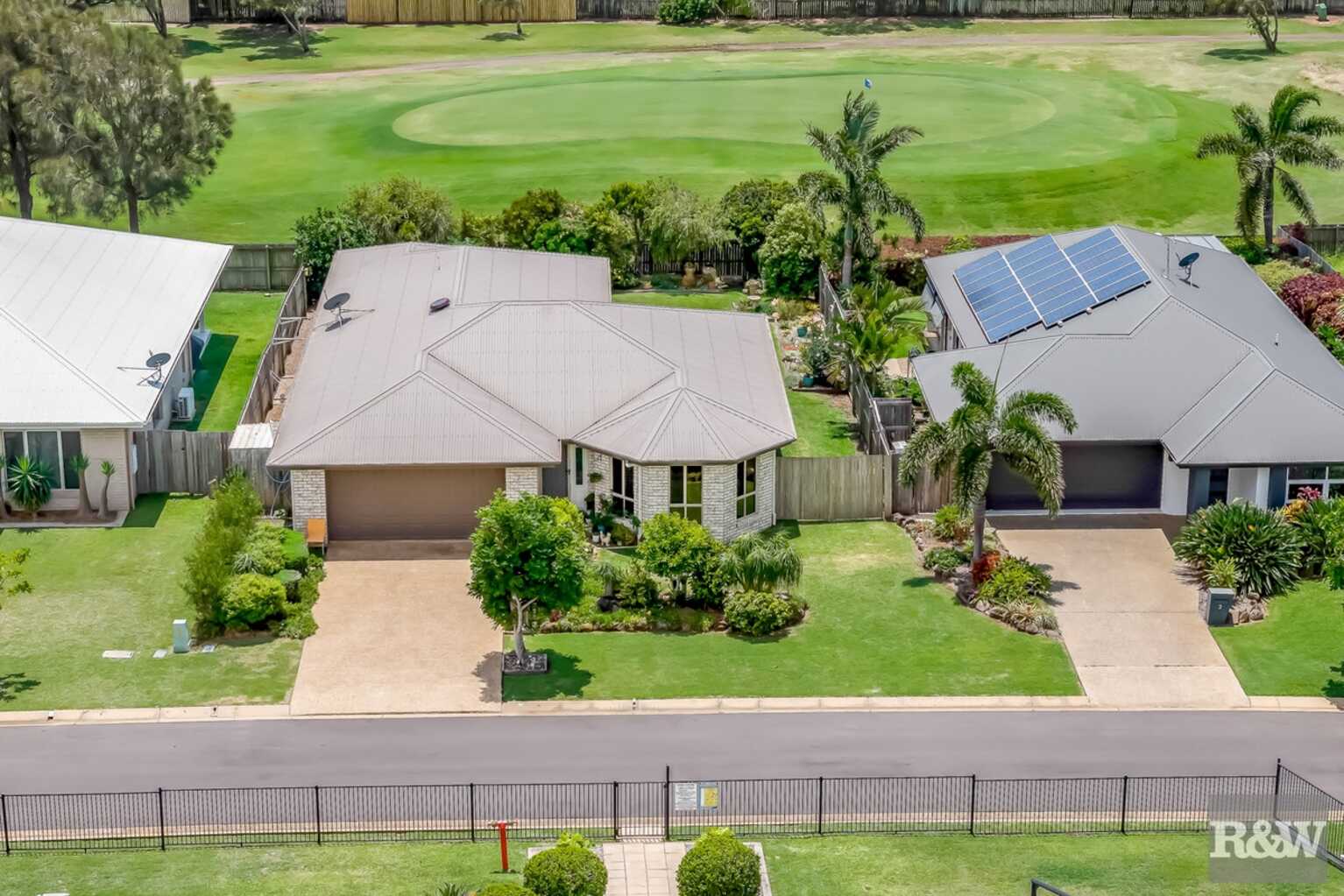 3 McCallum Close Coral Cove 3 McCallum Close Coral Cove