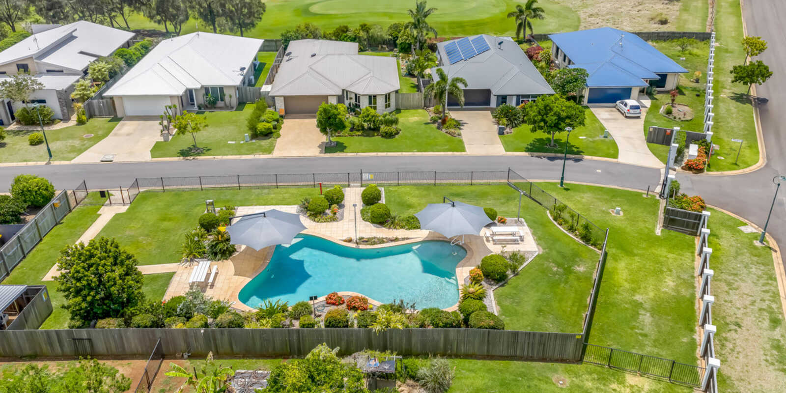 3 McCallum Close Coral Cove 3 McCallum Close Coral Cove