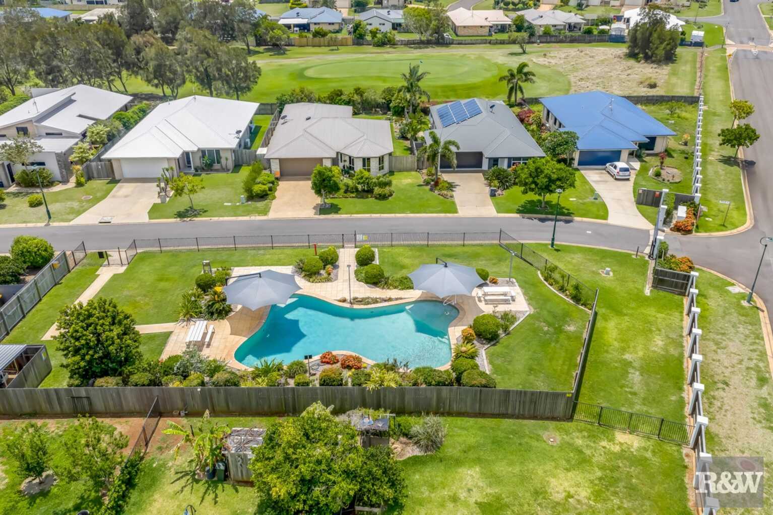 3 McCallum Close Coral Cove 3 McCallum Close Coral Cove