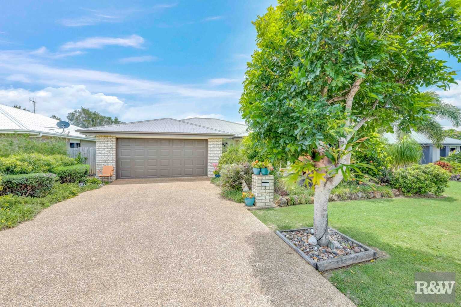 3 McCallum Close Coral Cove 3 McCallum Close Coral Cove