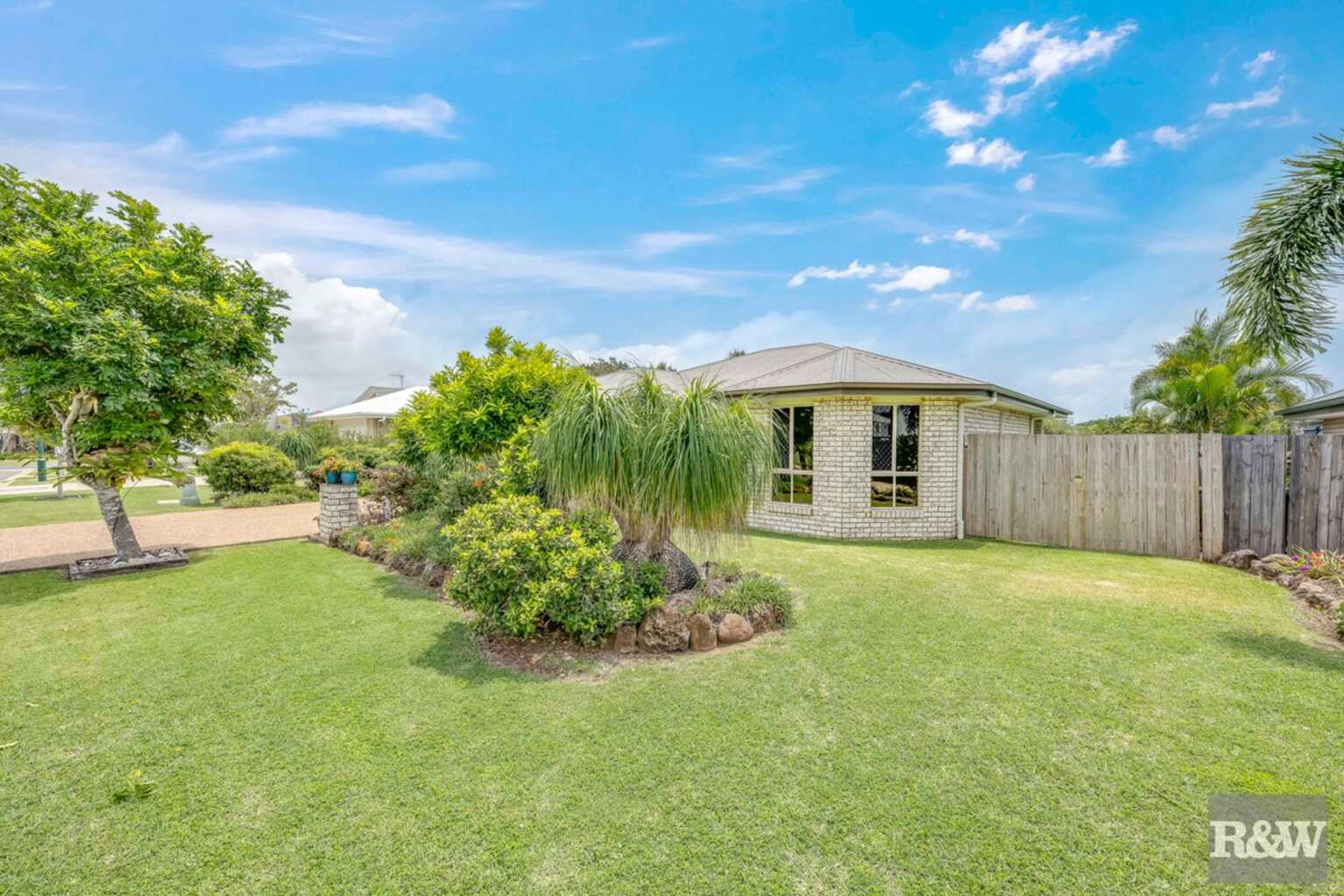 3 McCallum Close Coral Cove 3 McCallum Close Coral Cove