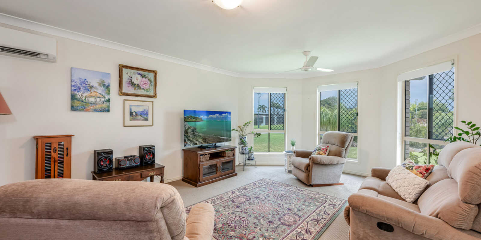 3 McCallum Close Coral Cove 3 McCallum Close Coral Cove