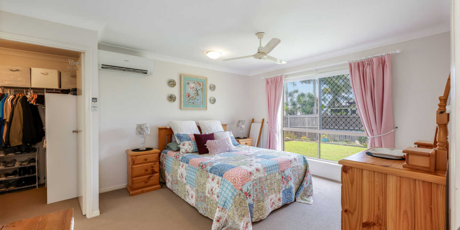 3 McCallum Close Coral Cove 3 McCallum Close Coral Cove