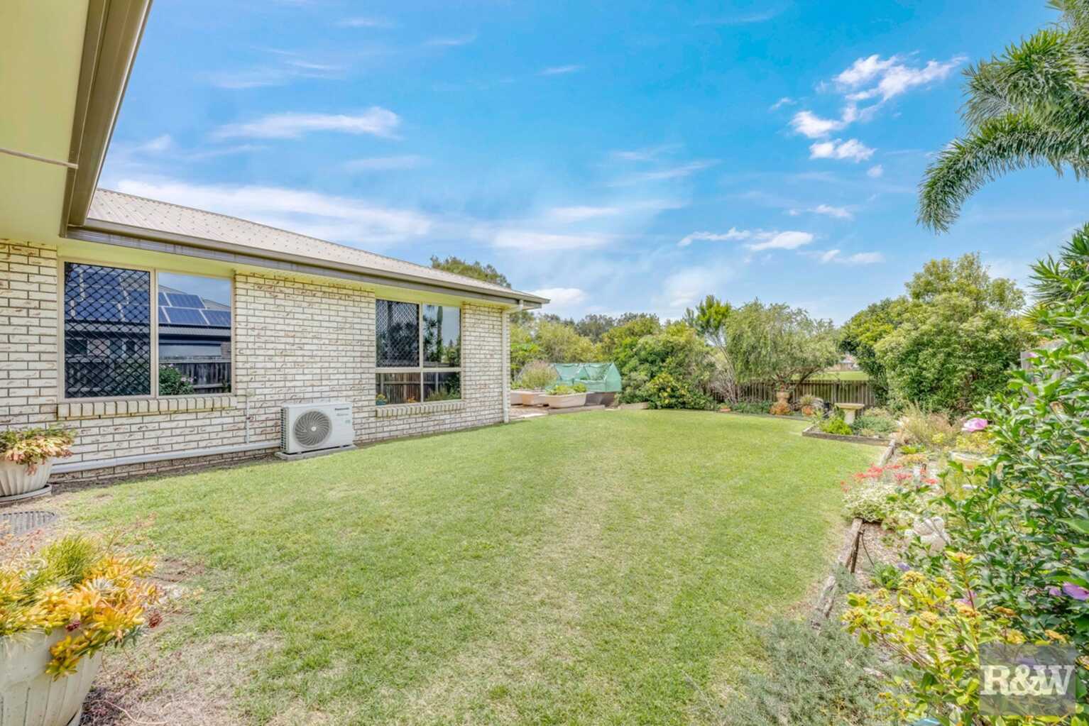 3 McCallum Close Coral Cove 3 McCallum Close Coral Cove