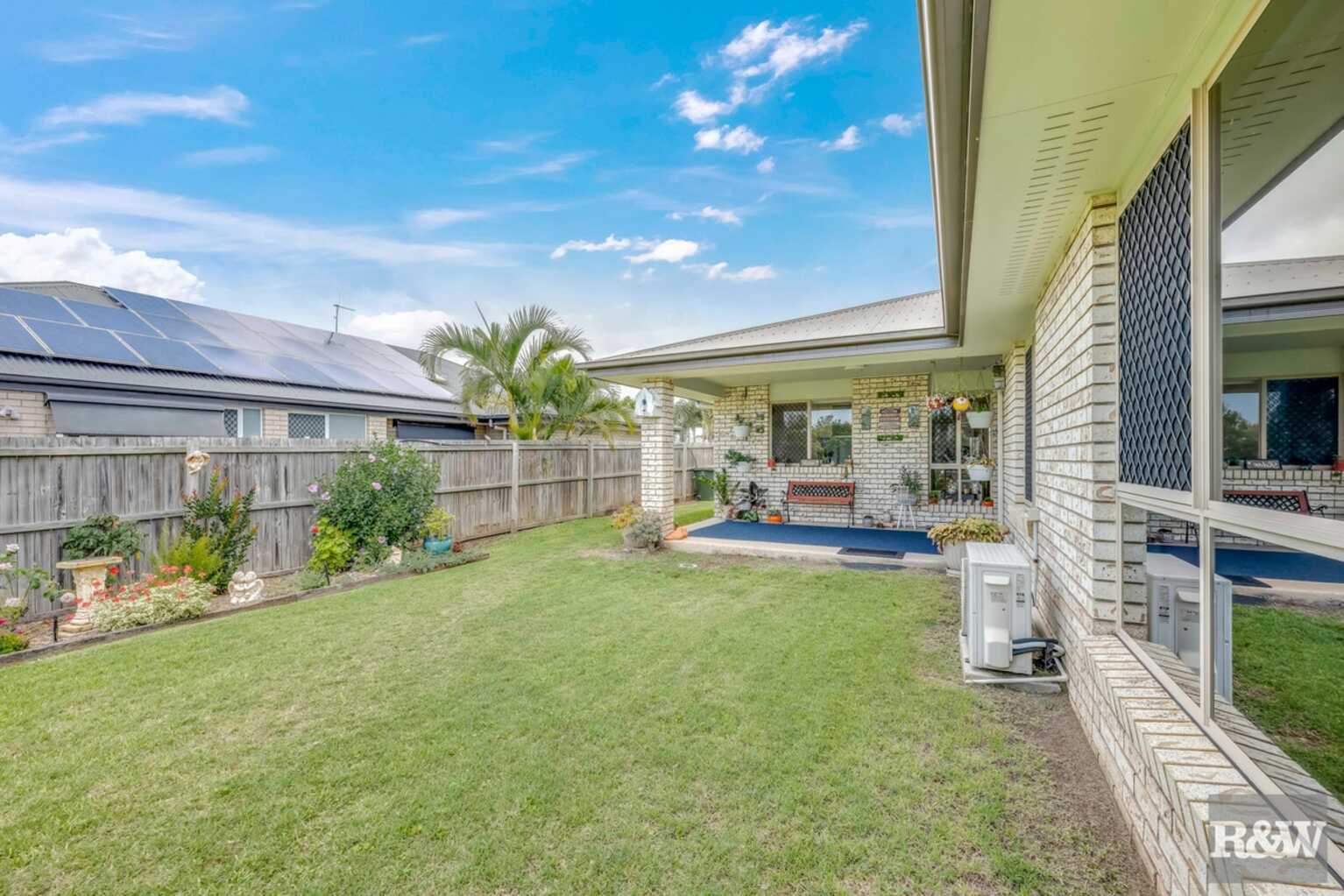 3 McCallum Close Coral Cove 3 McCallum Close Coral Cove