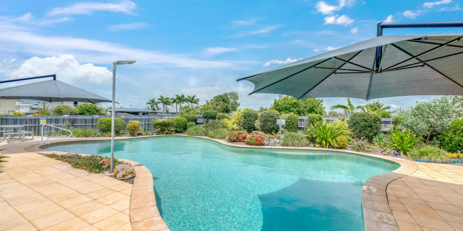 3 McCallum Close Coral Cove 3 McCallum Close Coral Cove