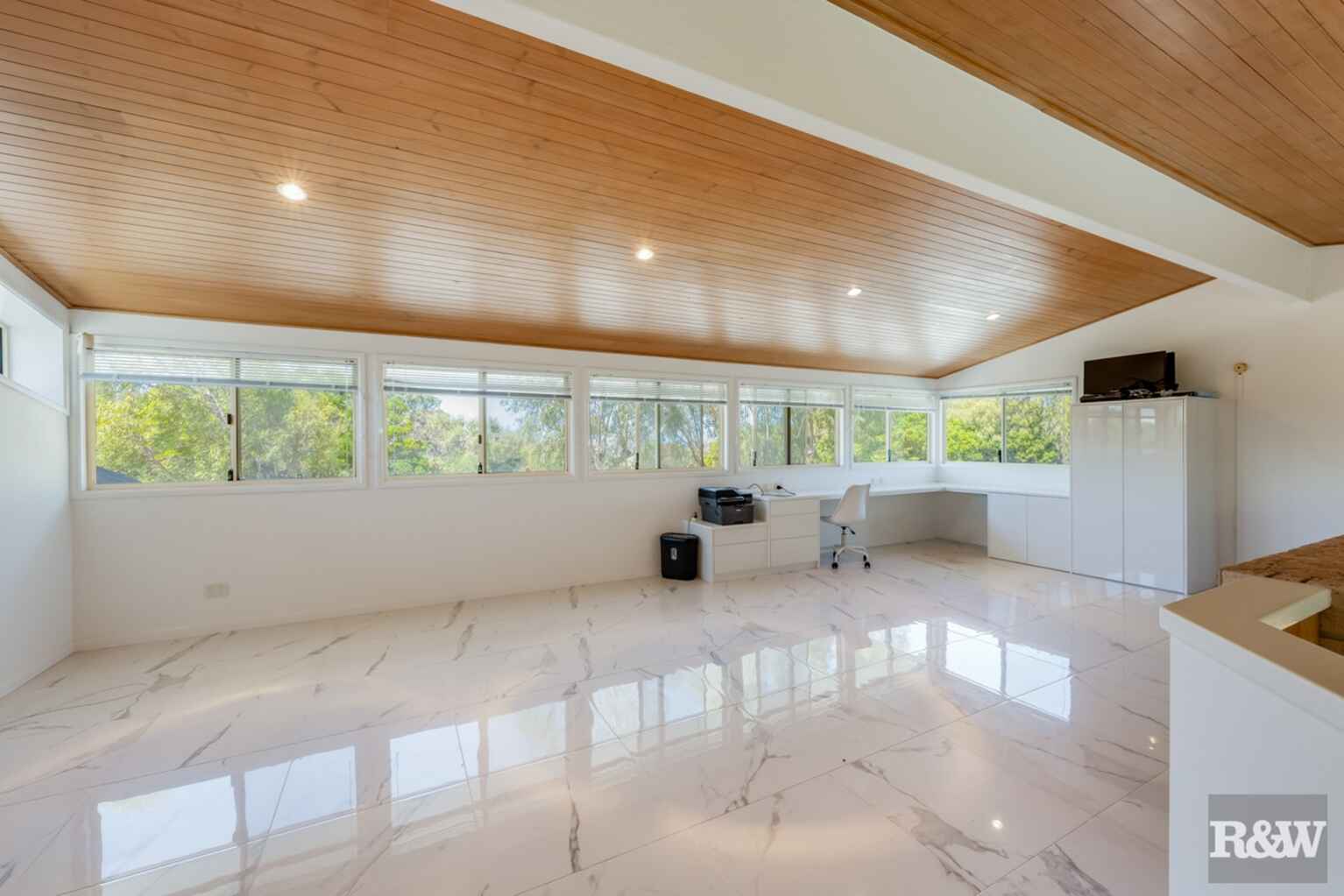 78 Sylvan Drive Moore Park Beach