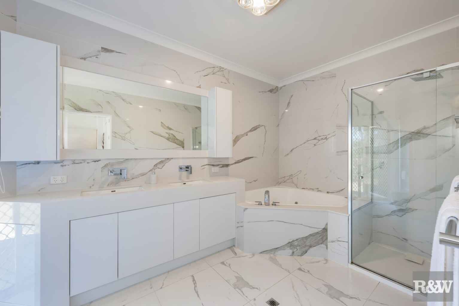 78 Sylvan Drive Moore Park Beach