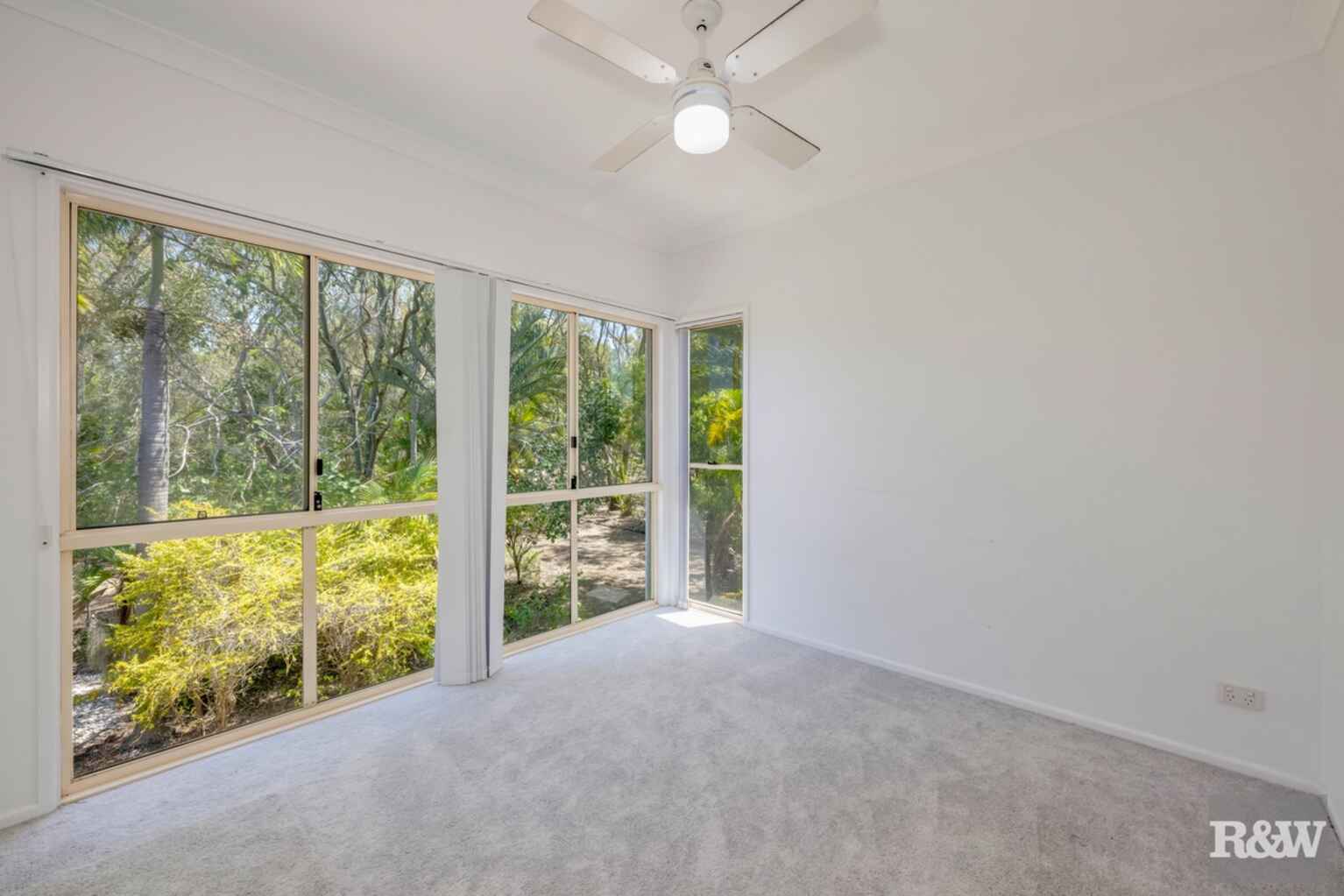 78 Sylvan Drive Moore Park Beach