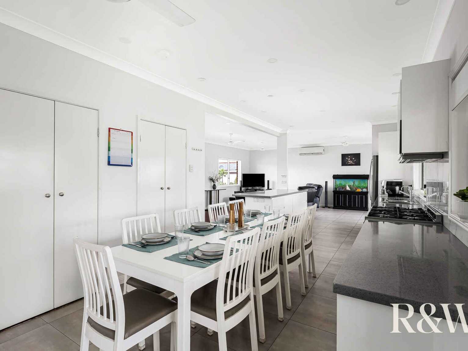 7 Hobson Place Plumpton