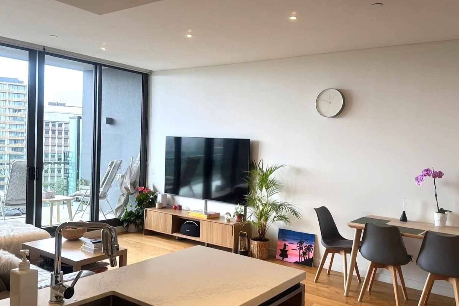 1601/225 Pacific Highway North Sydney 1601/225 Pacific Highway North Sydney