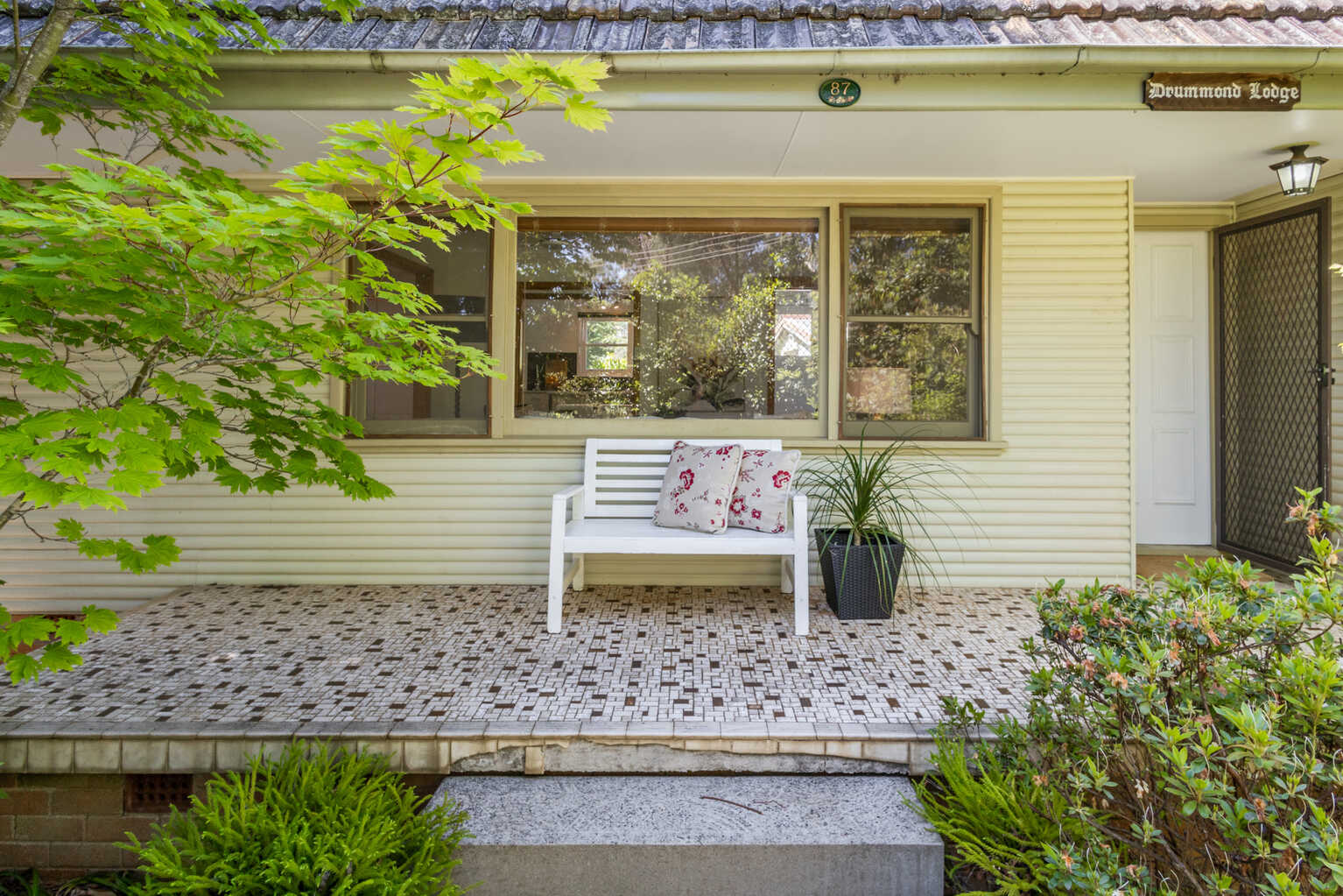 87 Brightlands Avenue Blackheath 87 Brightlands Avenue Blackheath