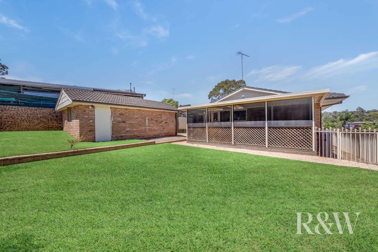 10 DICKENS ROAD Ambarvale 10 DICKENS ROAD Ambarvale