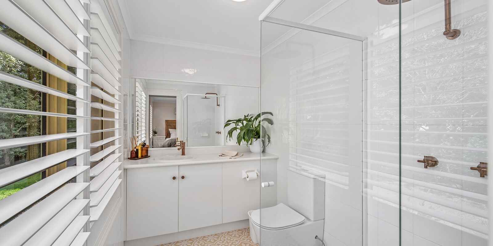 71 Middle Road Exeter