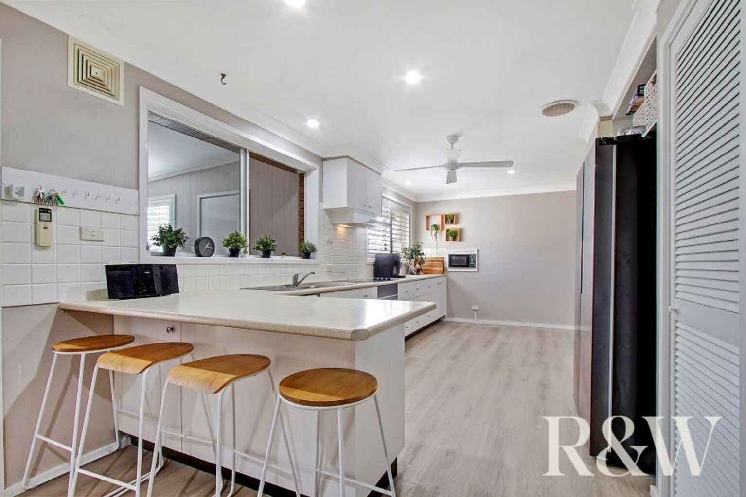 29 McCartney Crescent St Clair