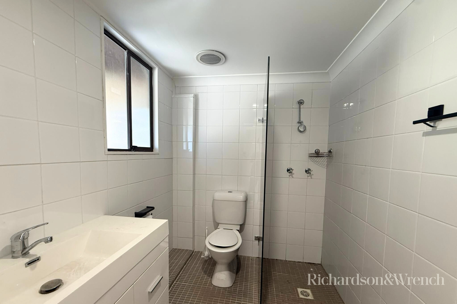 27A Blue Waters Parade Tascott