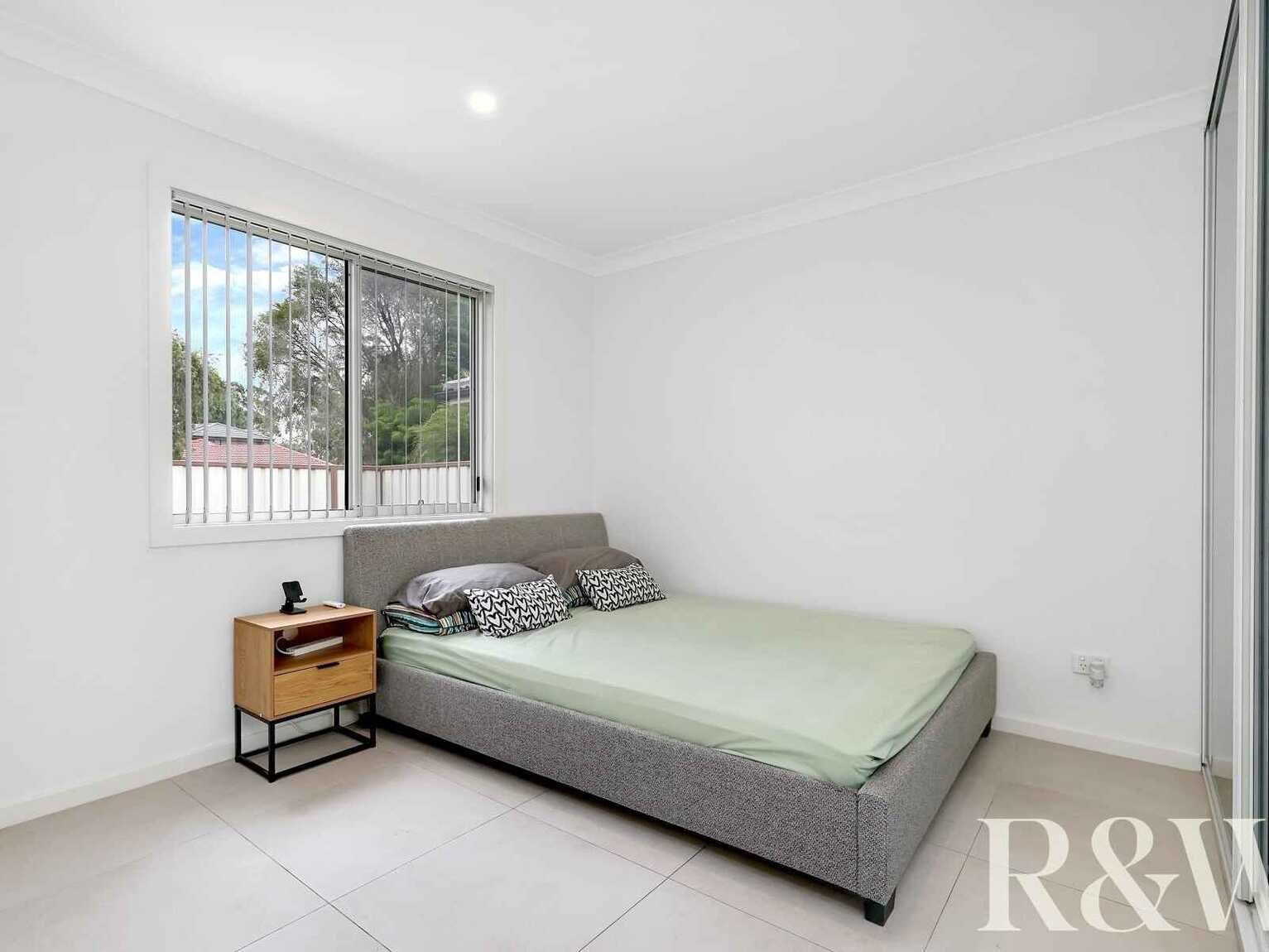 2 & 2A Francis Greenway Avenue St Clair 2 & 2A Francis Greenway Avenue St Clair