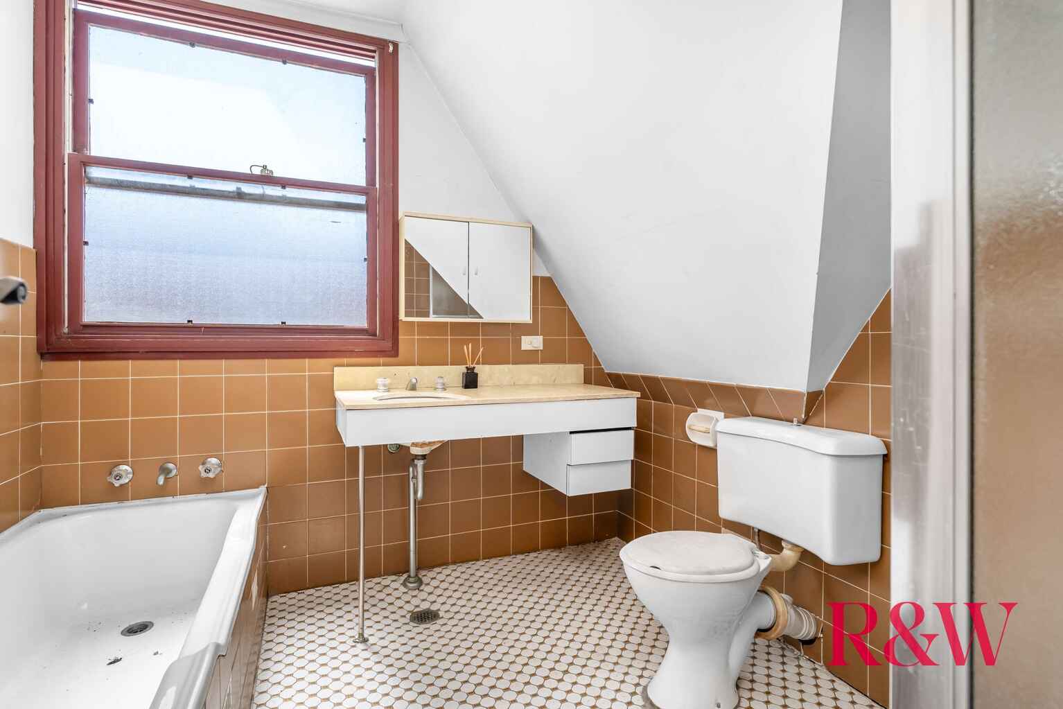 4/60a LUCAS ROAD Burwood