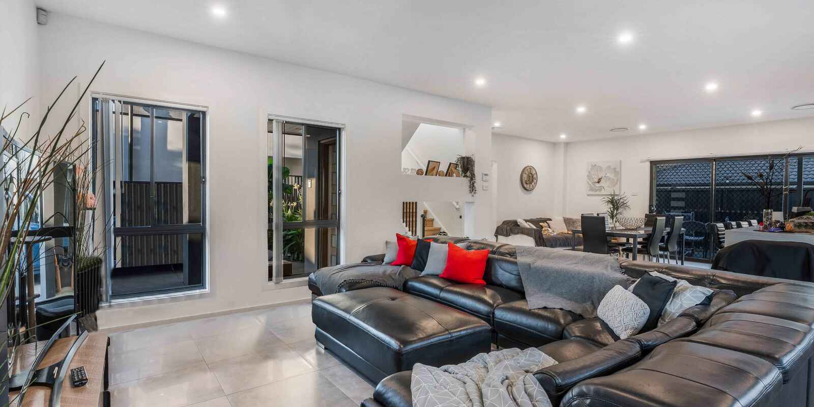 2D Warialda Way Hinchinbrook