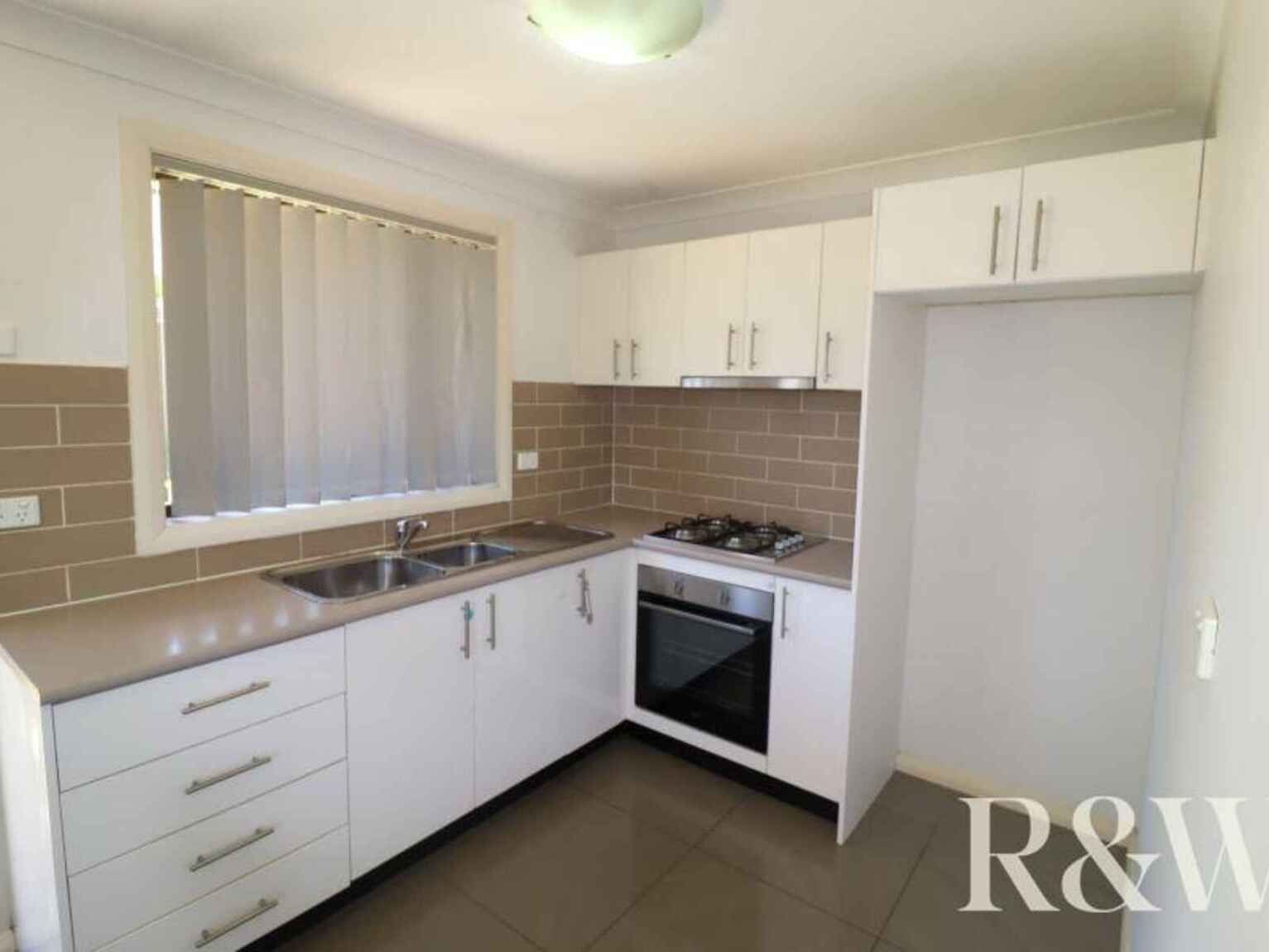 59A Cook Parade St Clair