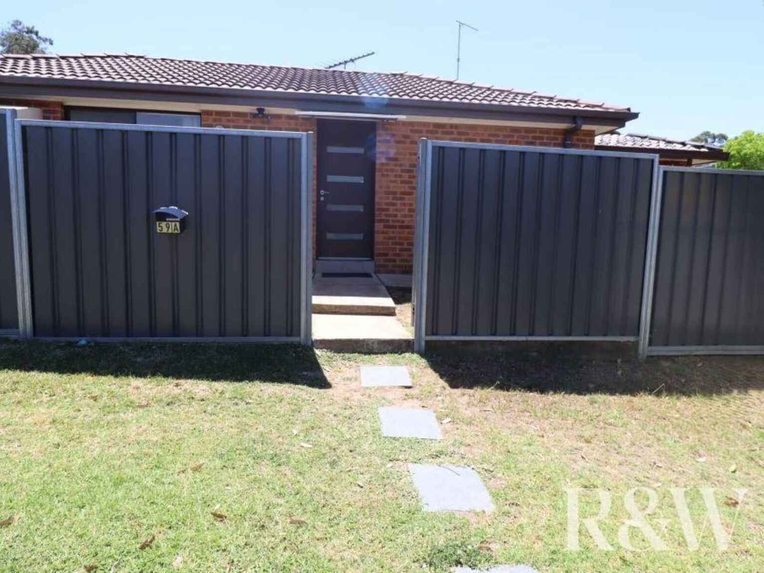 59A Cook Parade St Clair