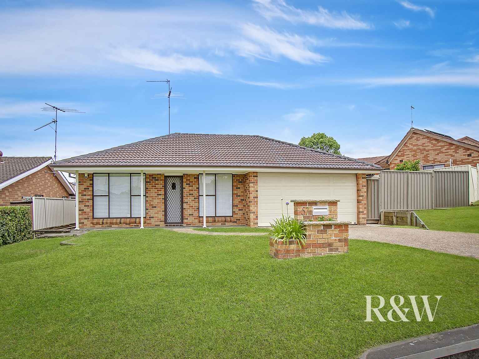 57 Pine Creek Circuit St Clair