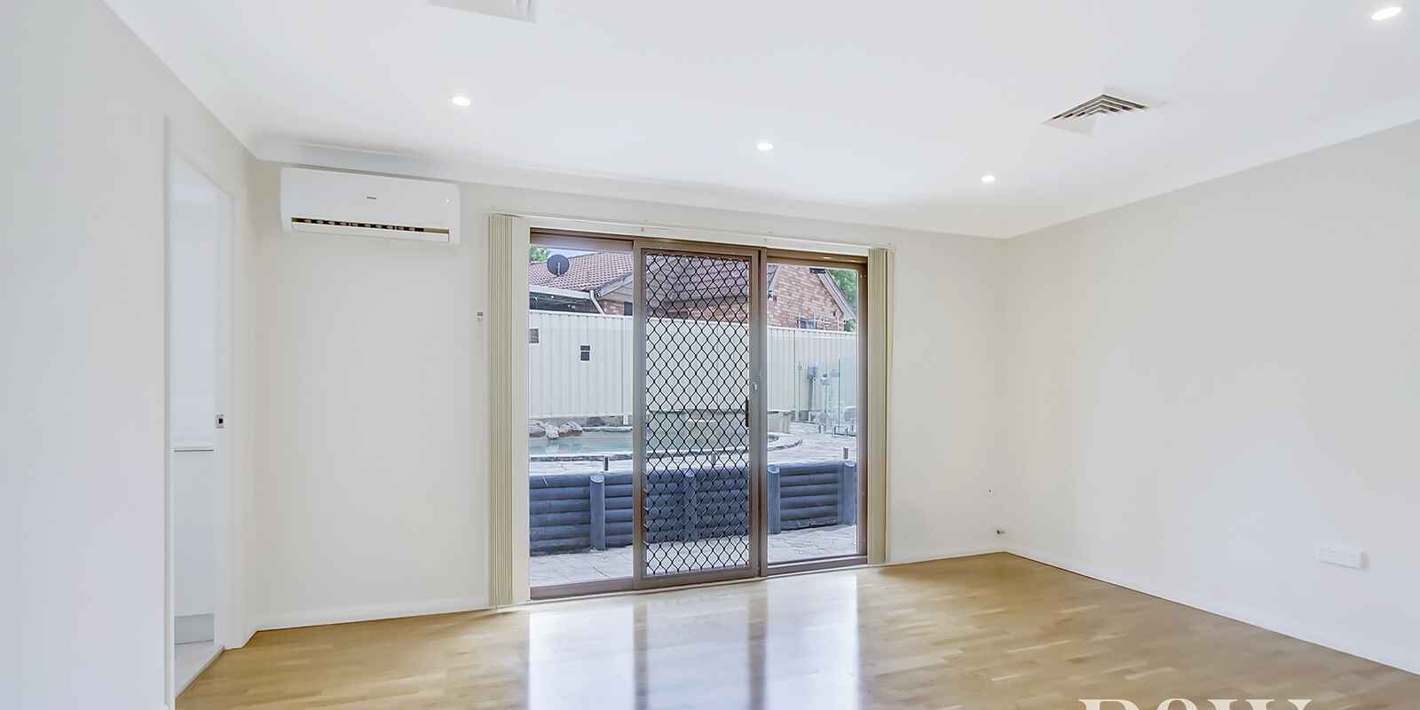 57 Pine Creek Circuit St Clair