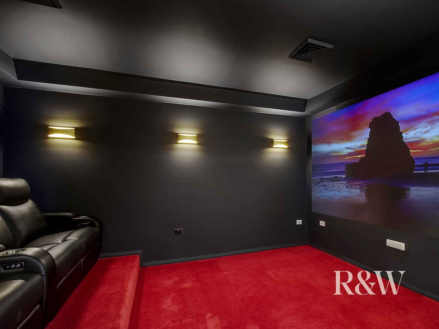 57 Pine Creek Circuit St Clair